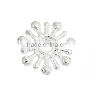 Wholesale Silver Plated Zinc Based Alloy Christmas Snowflake Metal Spacer Beads