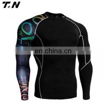 2016 wholesale long sleeve sublimated rash guard for men