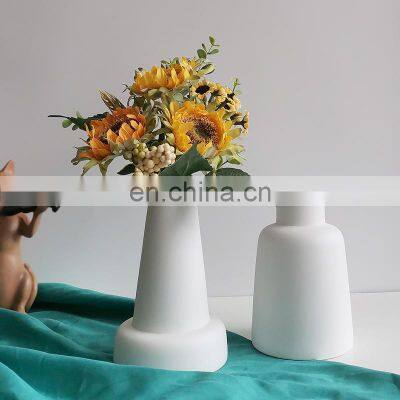 Wholesale Luxury Nordic Ceramic Vase White Seramik Vazo Handmade Cone Ceramic Vase For Wedding Decorations Home Decor photo-4