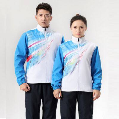 Раздевание повседневной одежды, спортивной одежды, футбольных майок