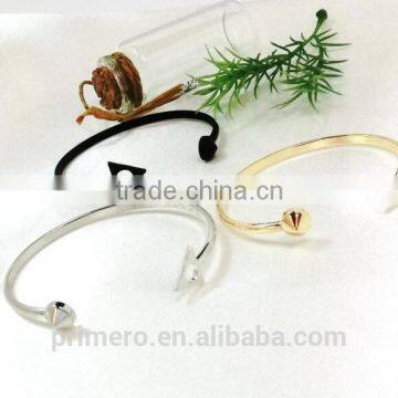 Fashion New Copper Alloy Triangle Cuff Expandable Pyramid Bangle Wholesale photo-5
