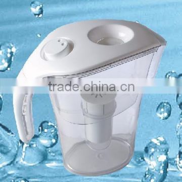 Eco-friendly clear plastic water pitcher with activated carbon replacement filter cartridge