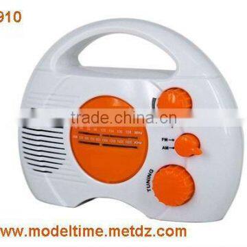 Water resistant AM / FM Shower Radio with built-in speaker