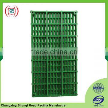 New design poultry slat floor for pigs