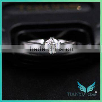 Wholesale New Style 14 K White gold Engagement Ring 4.5mm Round Cut Moissanite Diamond Wedding Ring