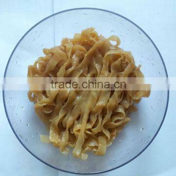 tomato shirataki noodles with clear lines