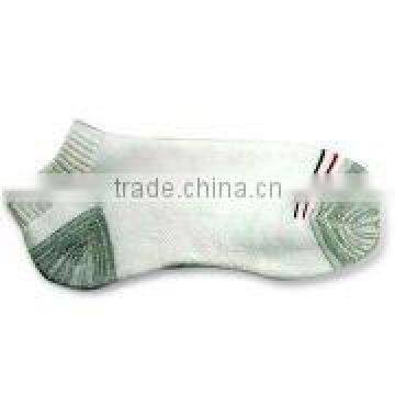 white ankle sport socks