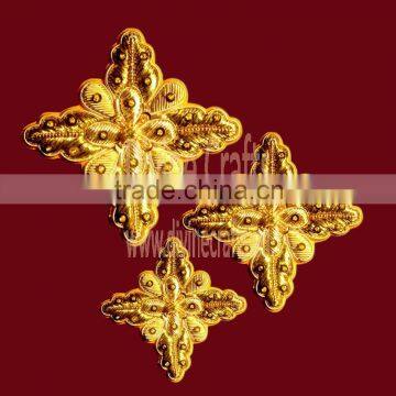 Stunning embroidered applique Cross Set