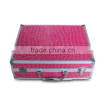 Aluminum Cosmetic Case with Pink Imitation Leather Surface and Aluminum Frame