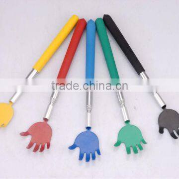 Extendable colours back scratcher