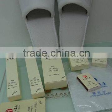 2014 factory price wholesale hotel disposable amenities with paper box