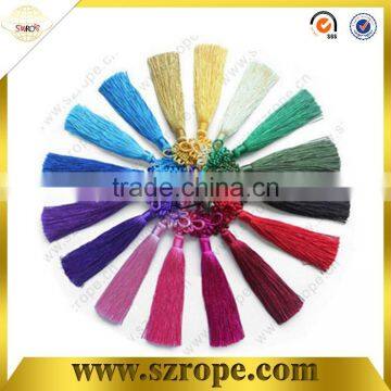 Mini polyester tassel