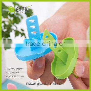 Set of 4 Plastic Ice Cream Stick Mould Ice Mold With Handle Ice Cube Machine photo-4