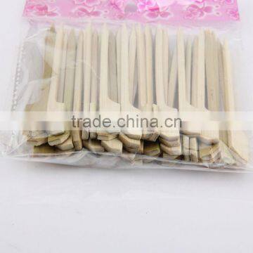 Green healthy disposable bamboo skewers with handle