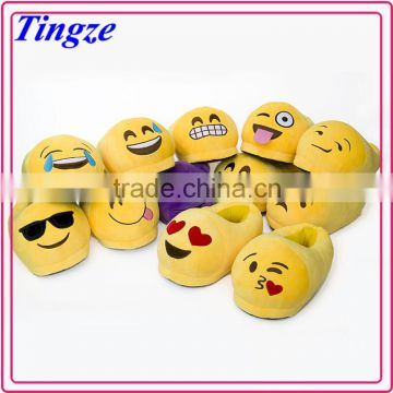 Wholesale indoor smiling face slipper cheap emoji slipper