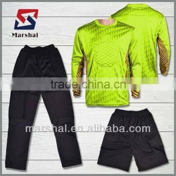 New Design Green shirt black short cheap thailand goalkeeper jersey soccer goal set