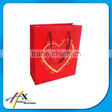 heart beat red paper bag with hand length handle