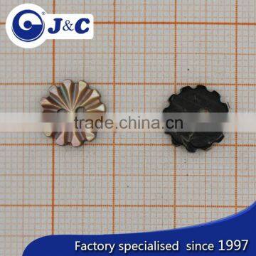 Bespoke Raw Flower Shape Brown Lip Shell Button for Coat photo-3