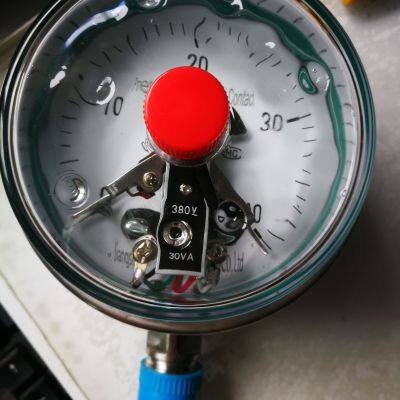 Pressure Gauge With Electric Contact