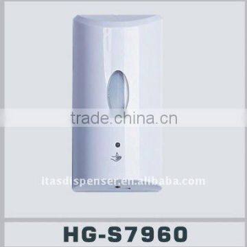 700ML Wall-mounted hand soap dispenser