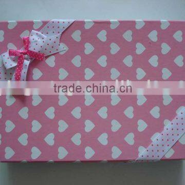 Paper gift box