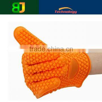 Factory delivery custom silicone rubber gloves/ silicone non slip heat resistant gloves with cheap price