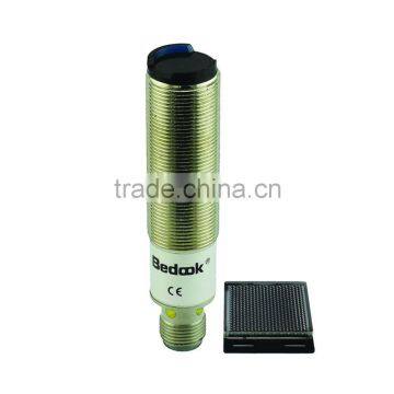 M18 Plug series Retro reflective Photoelectric sensor
