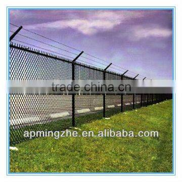 backyard galvanized chain link fence