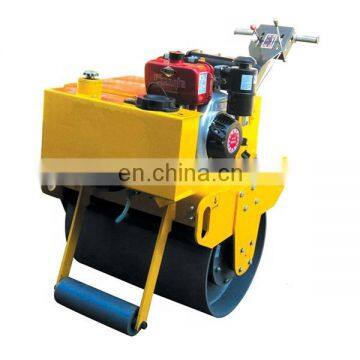 Road compact roller machine with  engine