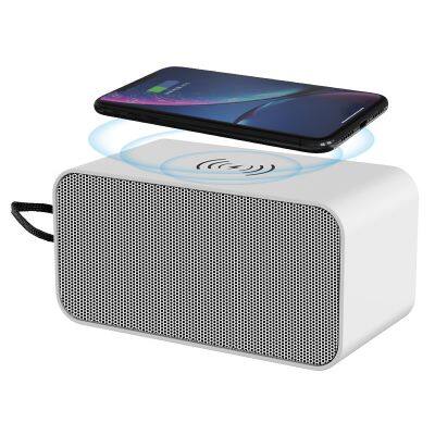 Custom Logo Portable Magnetic Charging Station Mini AUX Bluetooth Speakers 15W Wireless Stereo Mobile Phones Wireless Charger