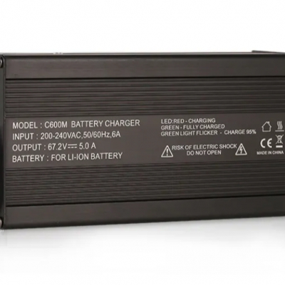 220V Heavy-Duty Battery Charger for Automotive and Truck Fleets