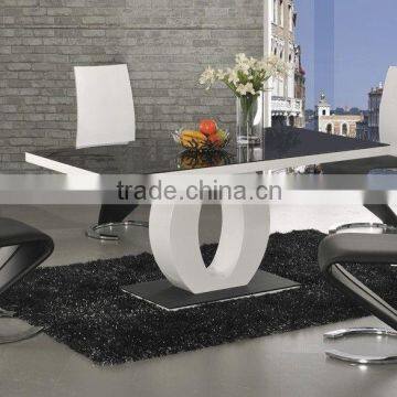 DT-2029 Black Glass Dining Table With A White High Gloss Base