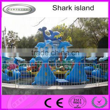 Kids rides Outdoor fighting shark island with water gun for sale with high quality