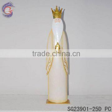 metal beige royal king with crown for table decorating