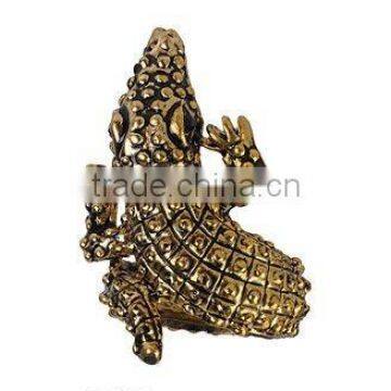 Fashion crocodile finger ring