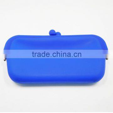 Cheap Fashinalbe Silicone Wallet With Stud