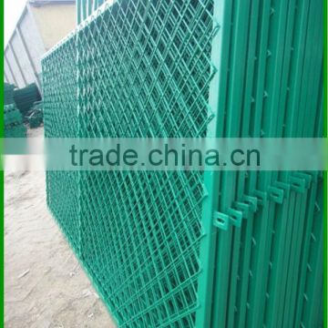 Metal mesh fence Highway fence pvc coated Welded wire mesh fence