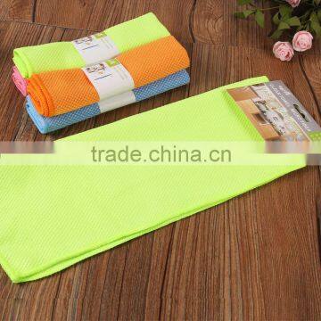 China Factory Direct Sell 30x40cm Microfber Fish Scale Car Window Cleaning Towel