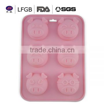 Wholesale food grade fashionable pig shape silicone cake molds