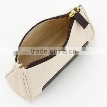High Quality White pu Cosmetic Pouch photo-3