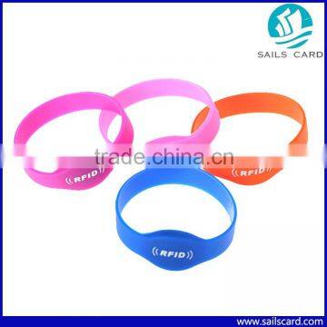 UHF RFID Silicone Bracelet with Factory Price