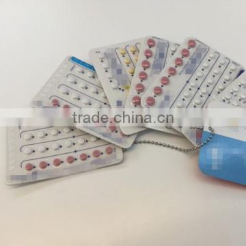 TWO DIFFERENT COLORS MEDICINE FEEDING BLISTER PACKING MACHINE