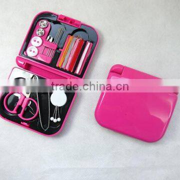 15060305 folding plastic letter D cosmetic mirror with sewing kit