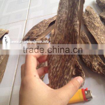 Vietnamese Oudh Chunks with mlid scent after burning - High quality with best price