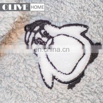 Adult Pyjamas Penguin Logo Embroidery Patch Brushed Cationic Sherpa Fleece Bathrobe With Zipper photo-4