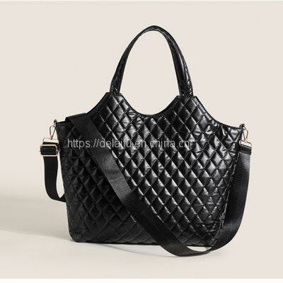 European and American Fashion Black Lingge Tote Bag Female Large Capacity Handbag Factory Wholesale