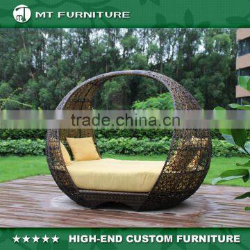 Outdoor Round Lounge Furniture Rattan Weaving Daybed