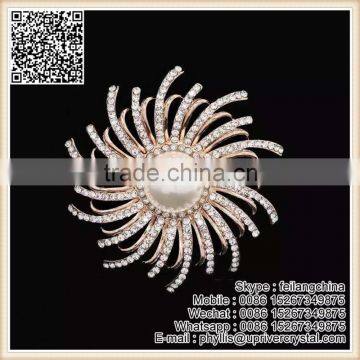 Wholesale Fashion White Crystal Flower Brooch Gold Plate Brooch