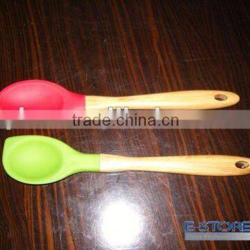 various color silicone spoon