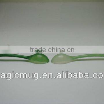 Approved by FDA for Baby Using the Temperature Sensitivity of the Spoon photo-4